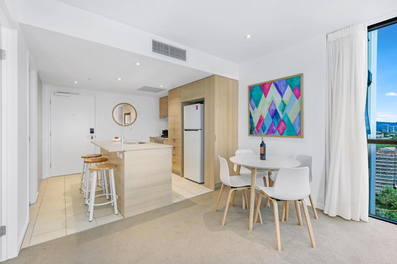 The Eureka Gold Coast Residence On Broadbeach Екстер'єр фото